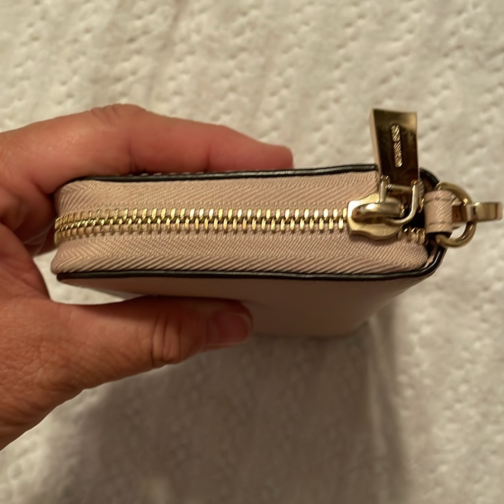 Michael Kors Continental leather wristlet in soft pink - Picture 12 of 15